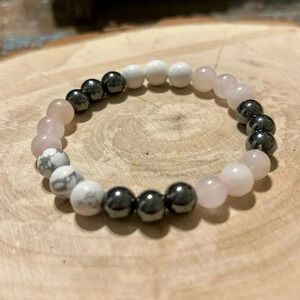 🩷 Handmade Rose Quartz + Hematite + Howlite S
Crystal Bracelet 🩷